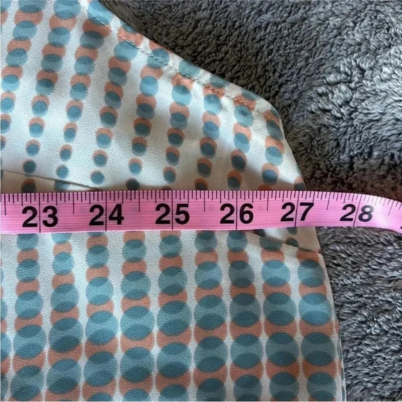 NYDJ Print Sleeveless Pleat Back Top in Azure Oracle Size 2X NWT - Picture 6 of 8